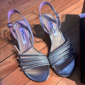 Nina Nelena Silver Kitten Heels Size 5.5 W Wide - Brand New in Box